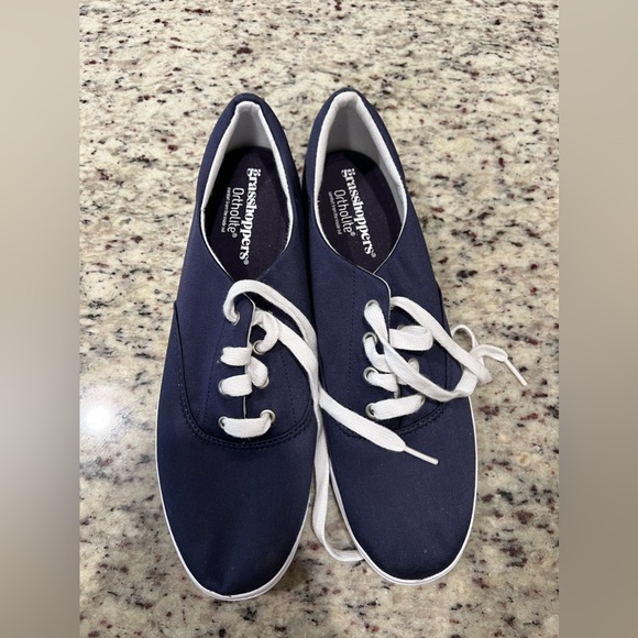 navy blue grasshopper shoes